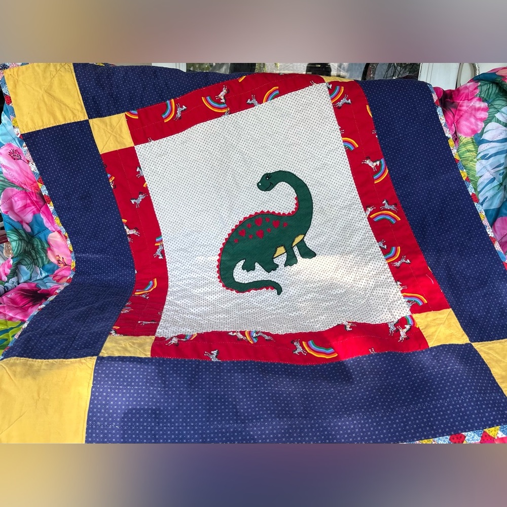 Dinosaur vintage handmade Dinosaur Patchwork baby Quilt - Picture 1 of 6